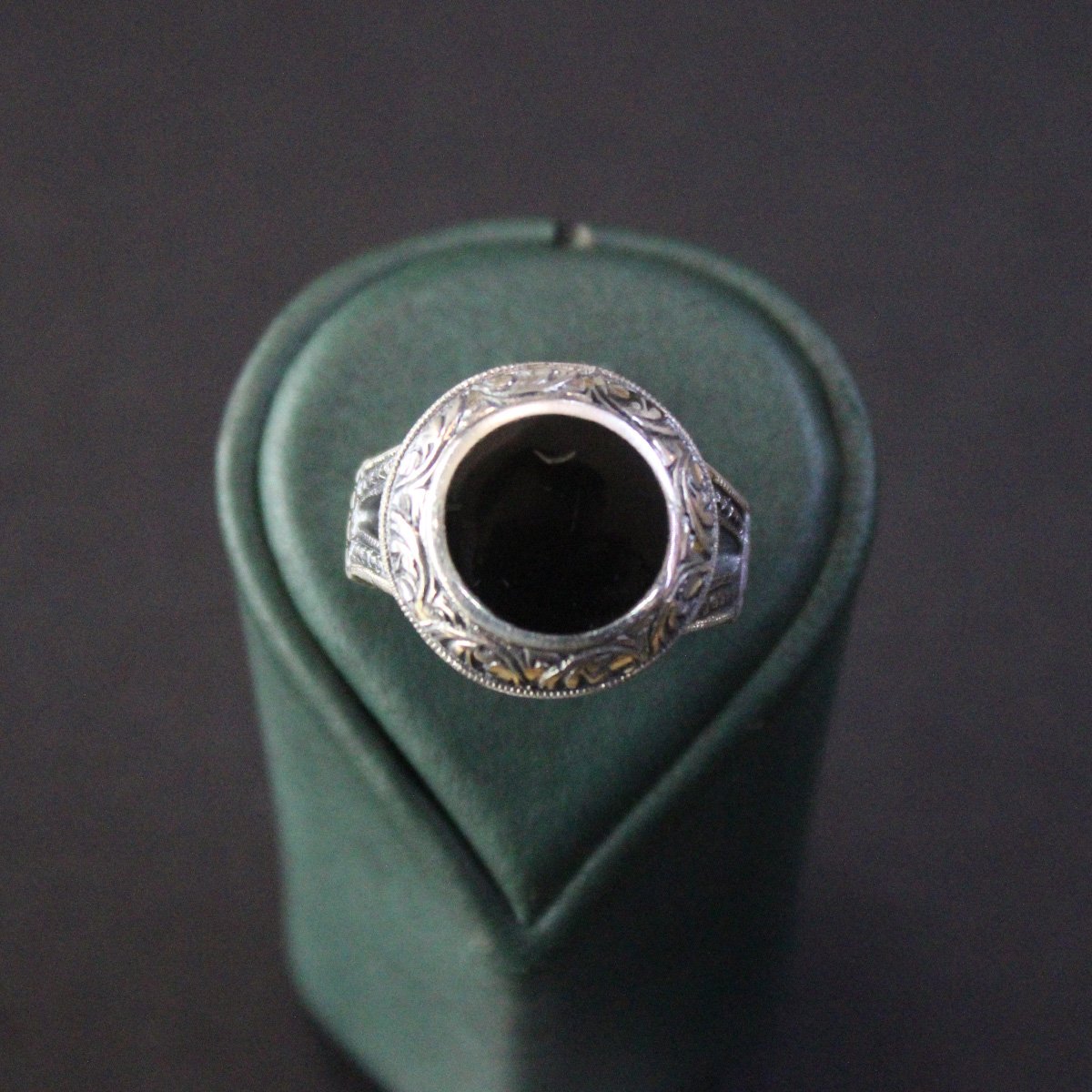 Oniks Taşlı Kalem İşçiliği Gümüş Erkek Yüzük-1