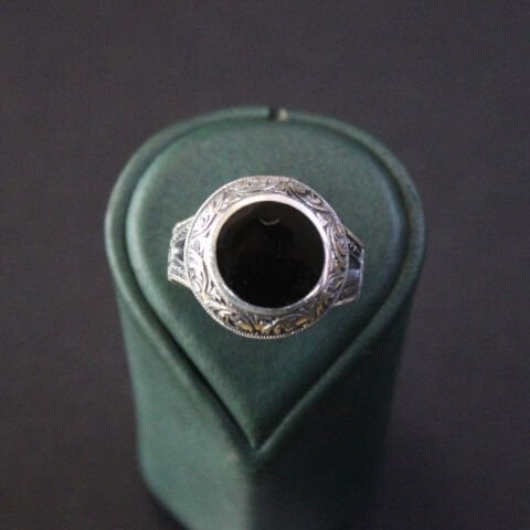 Oniks Taşlı Kalem İşçiliği Gümüş Erkek Yüzük-1