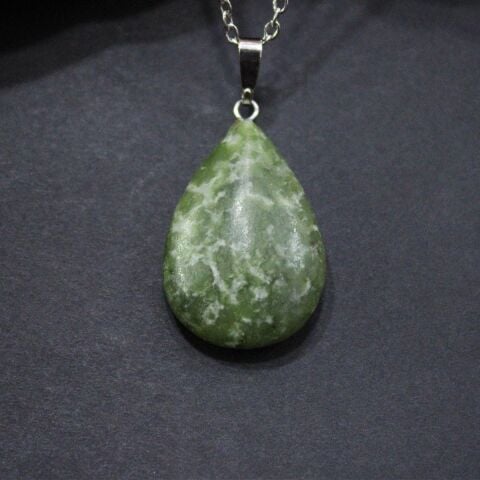 Damla Model Yeşim Doğaltaş Kolye