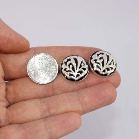 El Yapımı Gümüş & Oltu Taşı Güllü Yuvarlak Desen Kol Düğmesi