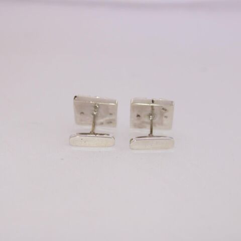 El Yapımı 925 Ayar Gümüş Kasa Üzerine İşlemeli Oltu Taşı Kare Desen Erkek Kol Düğmesi