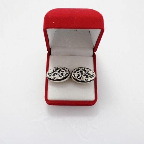 El Yapımı Gümüş Kasa Üzerine İşlemeli Oltu Taşı Oval Desen Erkek Kol Düğmesi