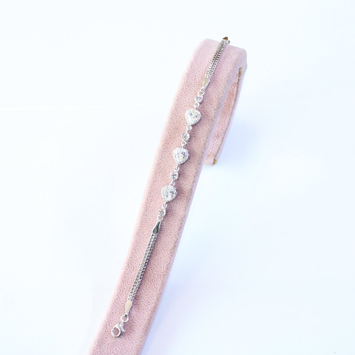 Zirkon Taşlı Kalpli Gümüş Bileklik