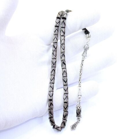 Kesme Piramit İşlemeli Oltu Taşı Tespih 5*8,5 (mm)