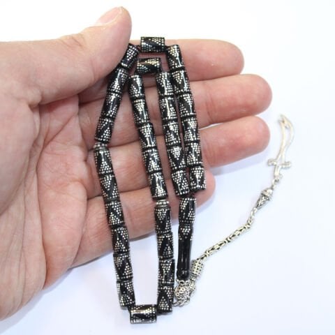 Piramid İşlemeli Kesme Oltu Taşı Tespih 6*9,5 (mm)