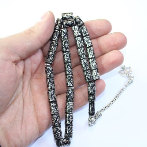 Piramit Baklava İşlemeli Kesme Oltu Taşı Tespih 7*10 (mm)