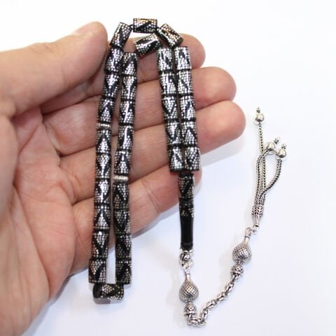 Piramit İşlemeli Kesme Oltu Taşı Tespih 6*9,5 (mm)