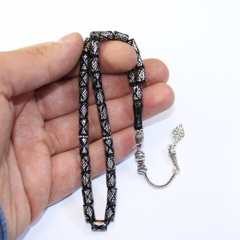 Baklava İşlemeli Kesme Oltu Taşı Tespih 5*8,5 (mm)