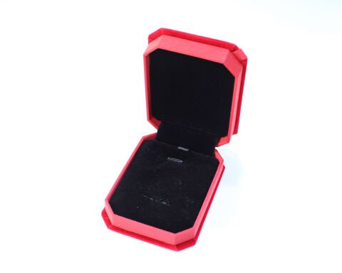 Kırmızı Kadife Kolye Kutusu