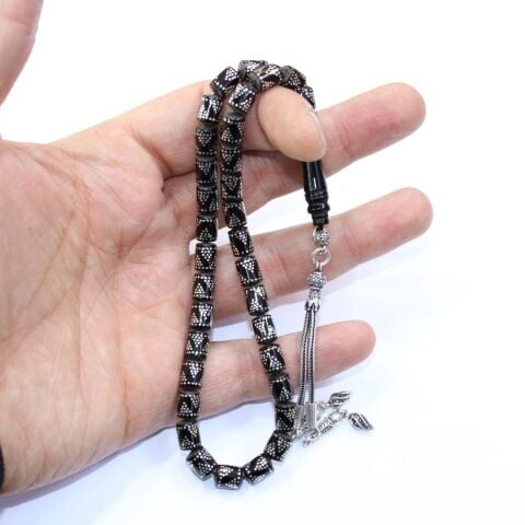 Kapsül Piramit İşlemeli Oltu Taşı Tespih 6,5*8 (mm)