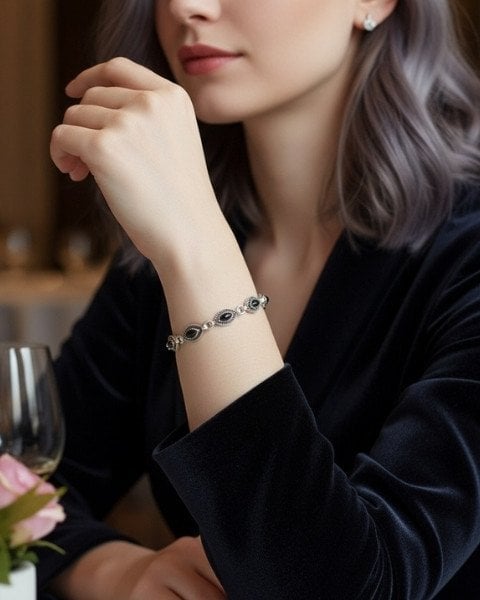 GÜMÜŞ KADIN BİLEKLİK